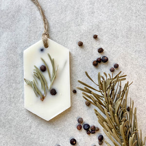 Juniper and pine needs aroma soy wax sachet.